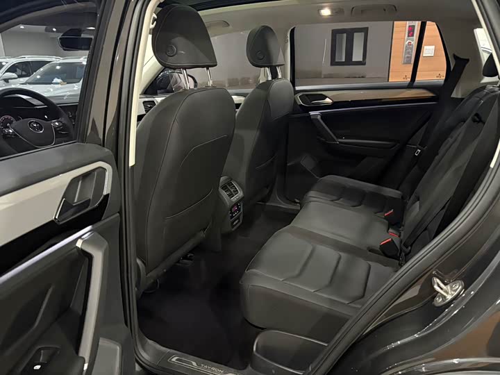 Фото 16 - Volkswagen Tayron