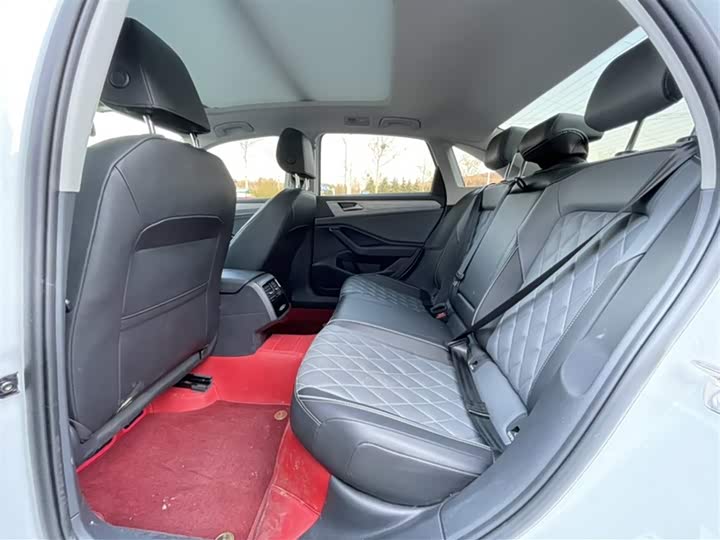 Фото 11 - Volkswagen Sagitar L