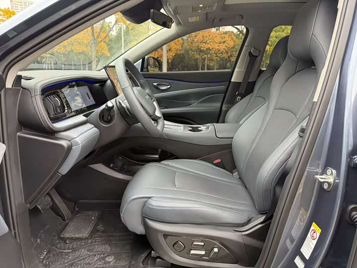 Фото 12 - BYD Sea Lion 07 DM-i Hybrid