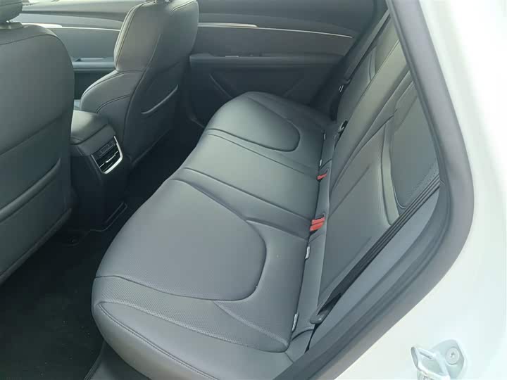 Фото 17 - XPeng Mona M03