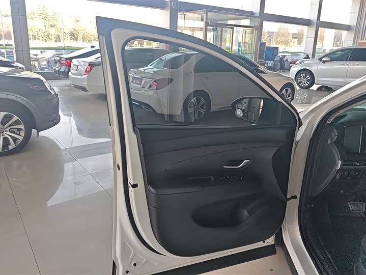 Фото 7 - Hyundai Tucson L