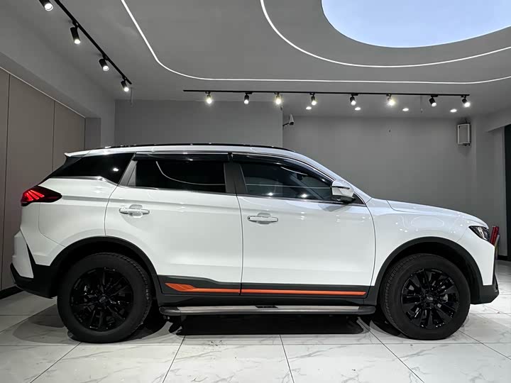 Фото 6 - Geely Atlas