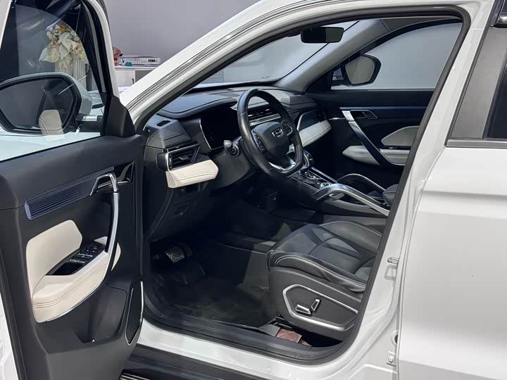 Фото 7 - Geely Atlas