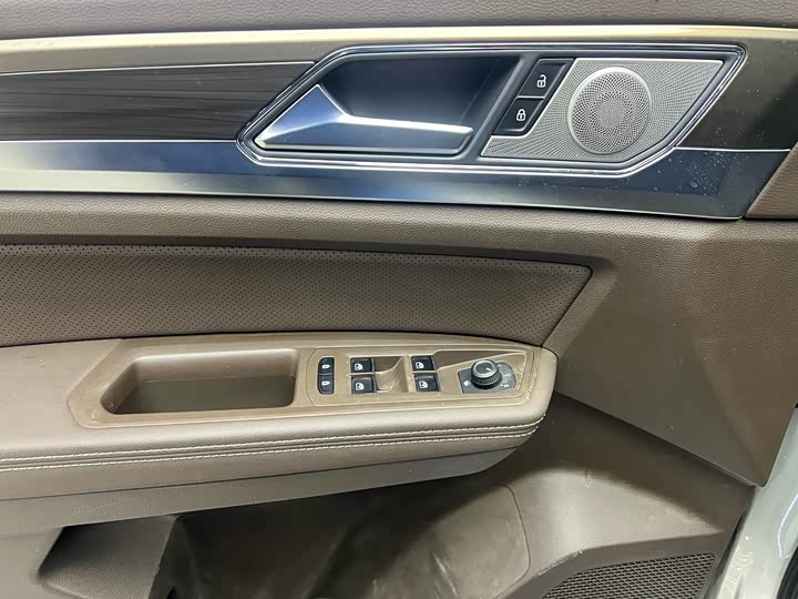 Фото 7 - Volkswagen Viloran