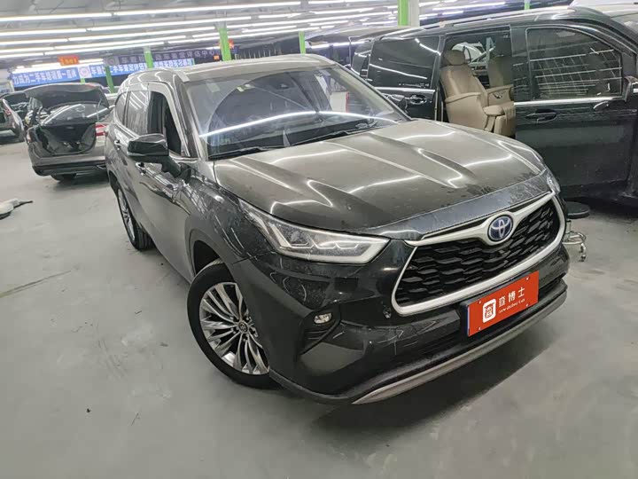 Фото 5 - Toyota Highlander