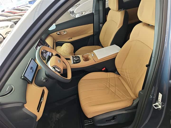 Фото 15 - Geely Galaxy Starship 7