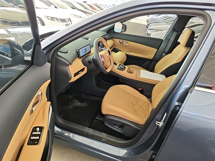 Фото 16 - Geely Galaxy Starship 7