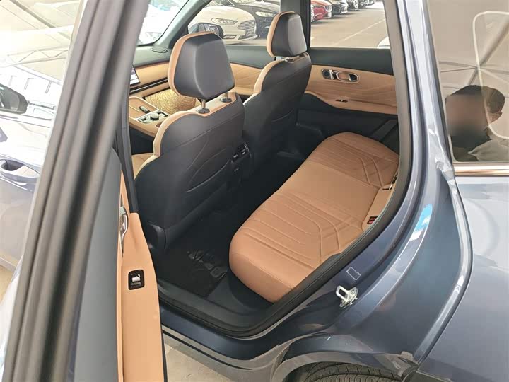 Фото 17 - Geely Galaxy Starship 7