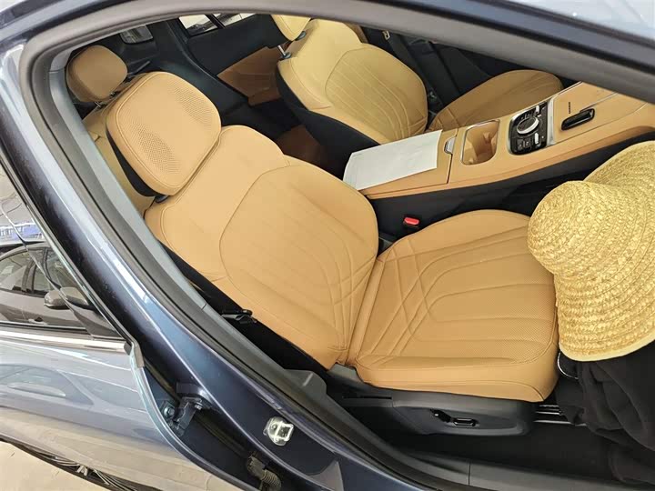 Фото 25 - Geely Galaxy Starship 7