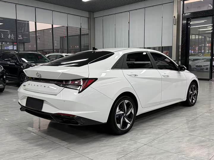 Фото 10 - Hyundai Elantra N line