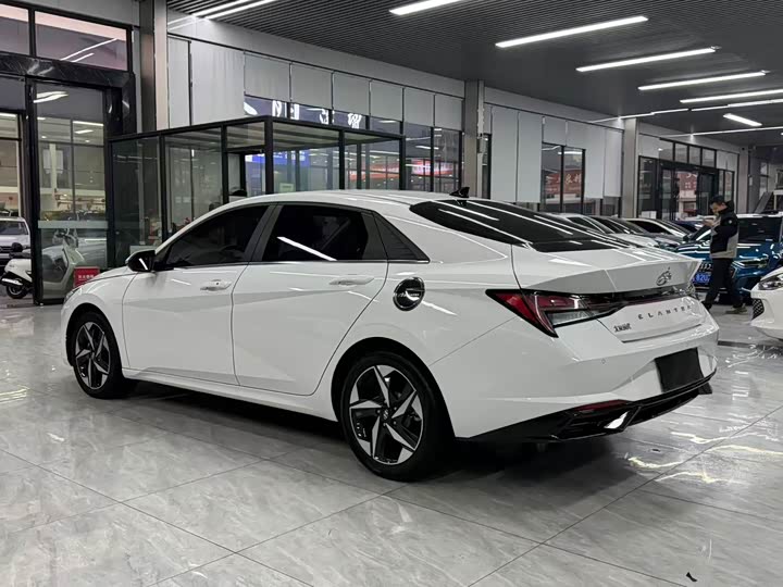 Фото 12 - Hyundai Elantra N line