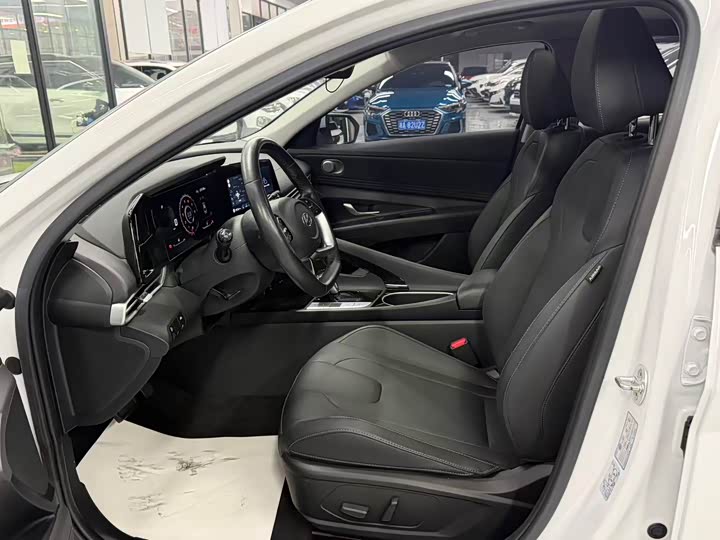 Фото 5 - Hyundai Elantra N line