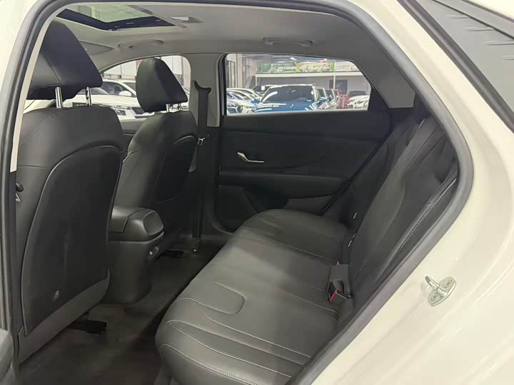 Фото 6 - Hyundai Elantra N line