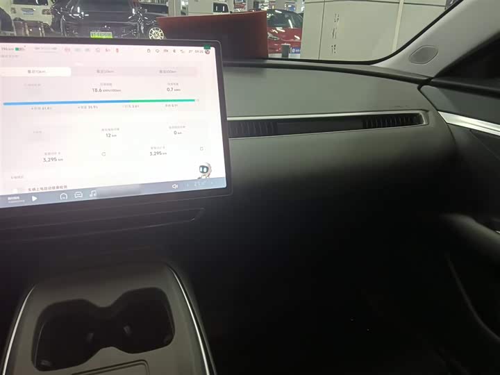 Фото 10 - XPeng Mona M03