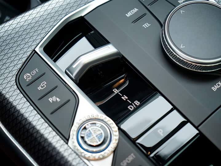 Фото 13 - BMW i3