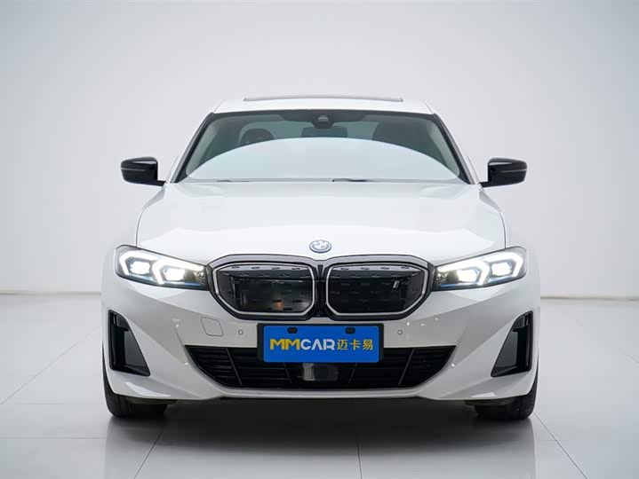 Фото 17 - BMW i3