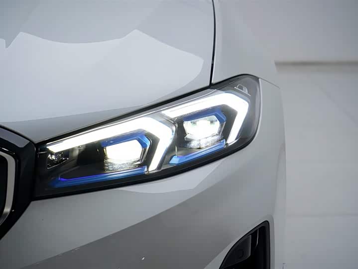 Фото 20 - BMW i3