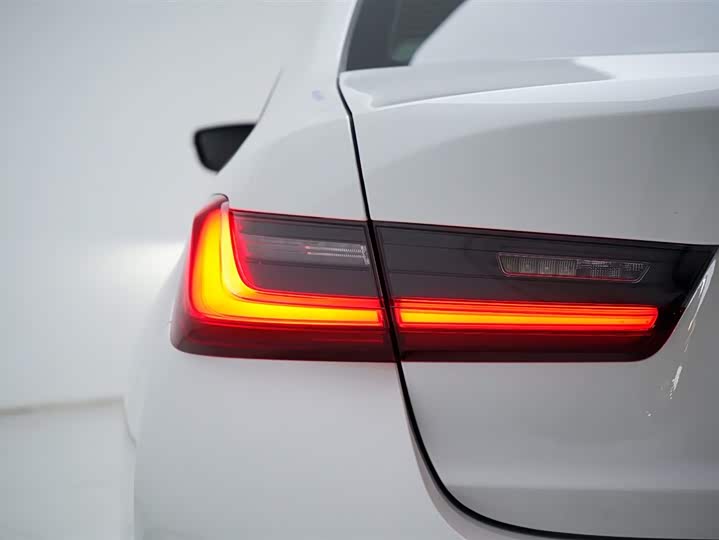 Фото 23 - BMW i3