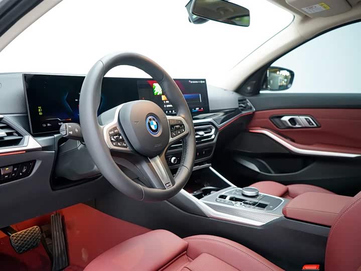 Фото 25 - BMW i3