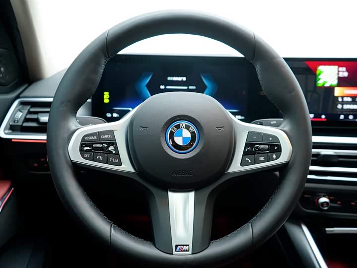 Фото 32 - BMW i3