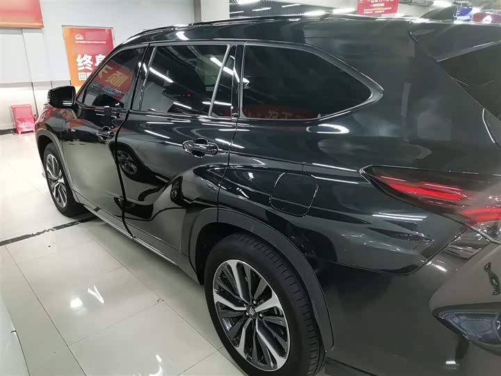 Фото 5 - Toyota Crown Kluger