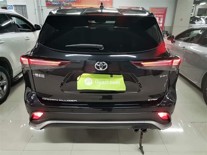 Фото 6 - Toyota Crown Kluger