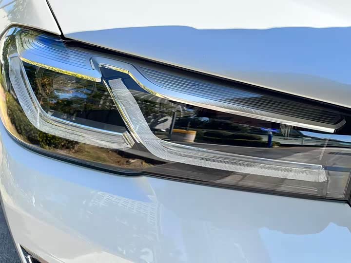 Фото 13 - BMW 5 Series