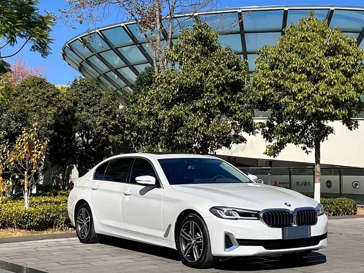 Фото 2 - BMW 5 Series