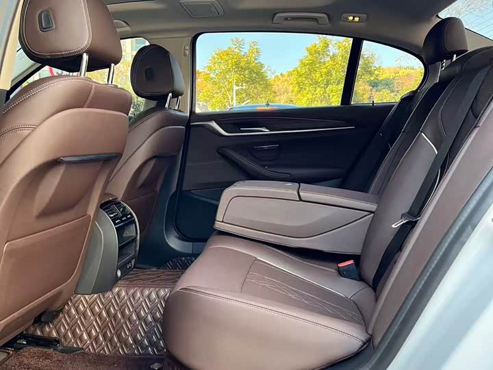 Фото 4 - BMW 5 Series