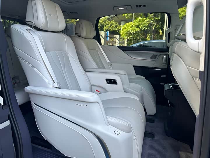 Фото 18 - Buick GL8 Hybrid