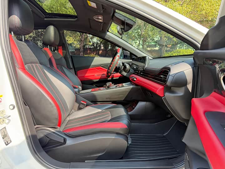 Фото 10 - GAC Trumpchi Empow R