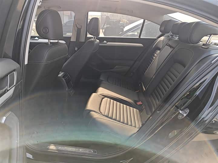 Фото 17 - Volkswagen Magotan