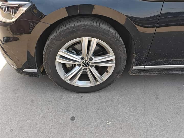 Фото 23 - Volkswagen Magotan