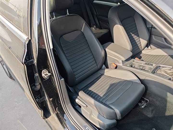 Фото 25 - Volkswagen Magotan