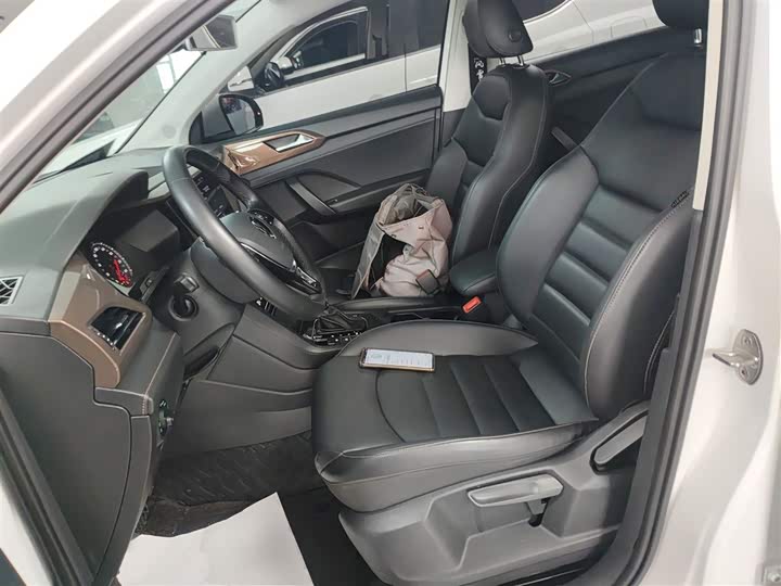 Фото 15 - Volkswagen Tharu