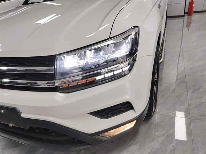 Фото 24 - Volkswagen Tharu