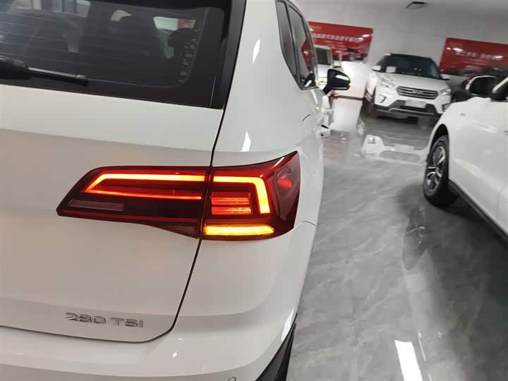 Фото 8 - Volkswagen Tharu