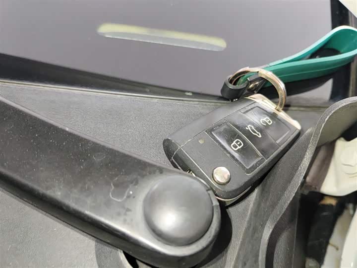 Фото 9 - Volkswagen Tharu