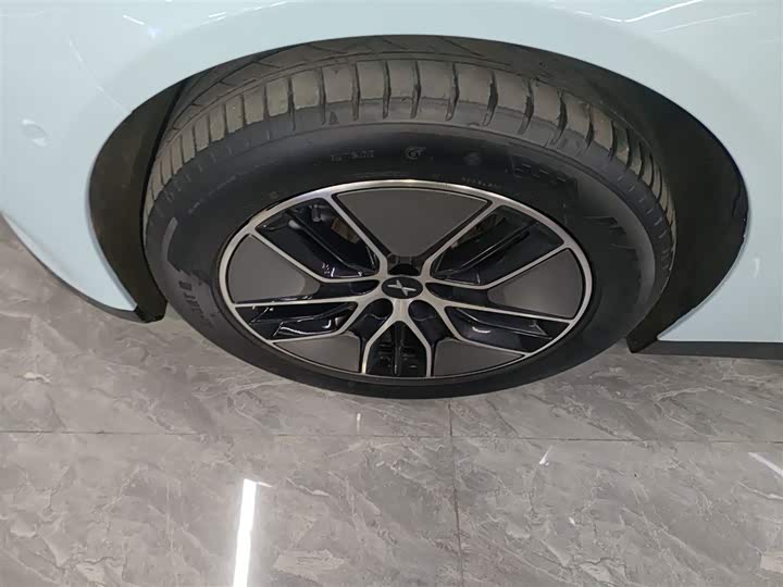 Фото 23 - XPeng P7