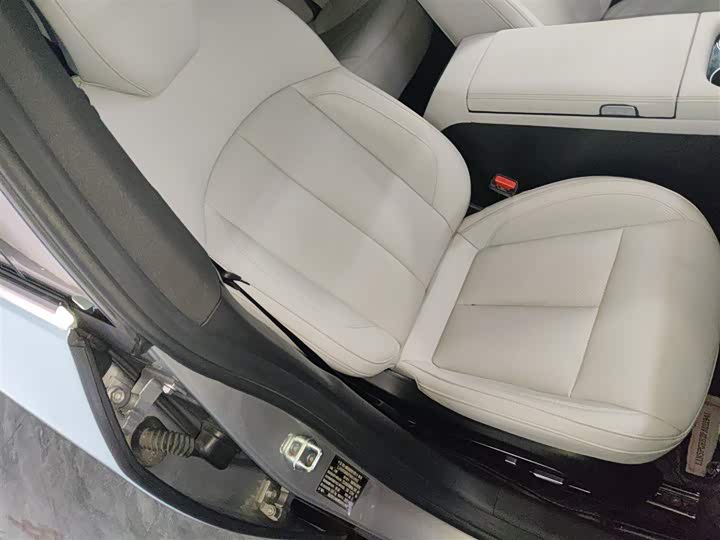 Фото 25 - XPeng P7