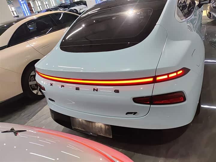 Фото 6 - XPeng P7