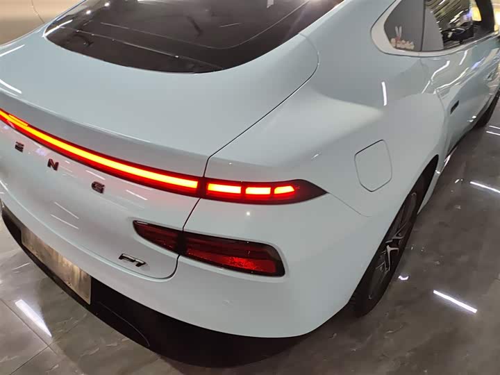 Фото 8 - XPeng P7