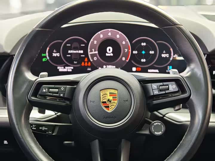 Фото 13 - Porsche Cayenne