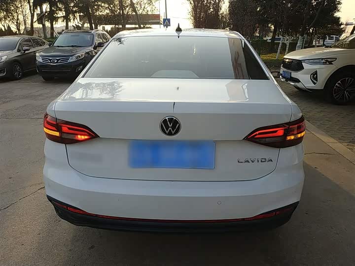 Фото 6 - Volkswagen Lavida
