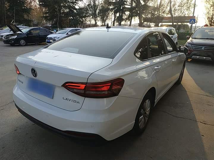 Фото 7 - Volkswagen Lavida