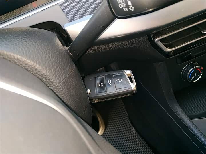 Фото 9 - Volkswagen Lavida