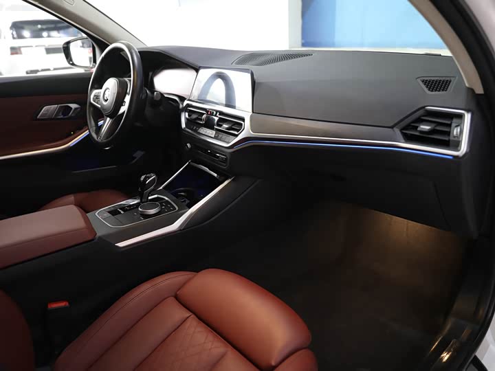 Фото 11 - BMW 3 Series