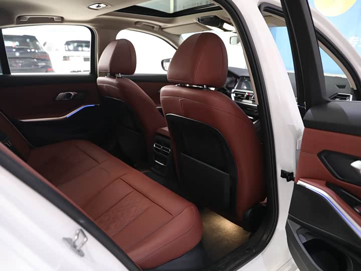 Фото 12 - BMW 3 Series