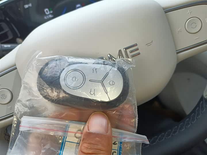 Фото 8 - Geely Galaxy Geome