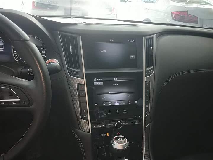 Фото 10 - Infiniti Q50L